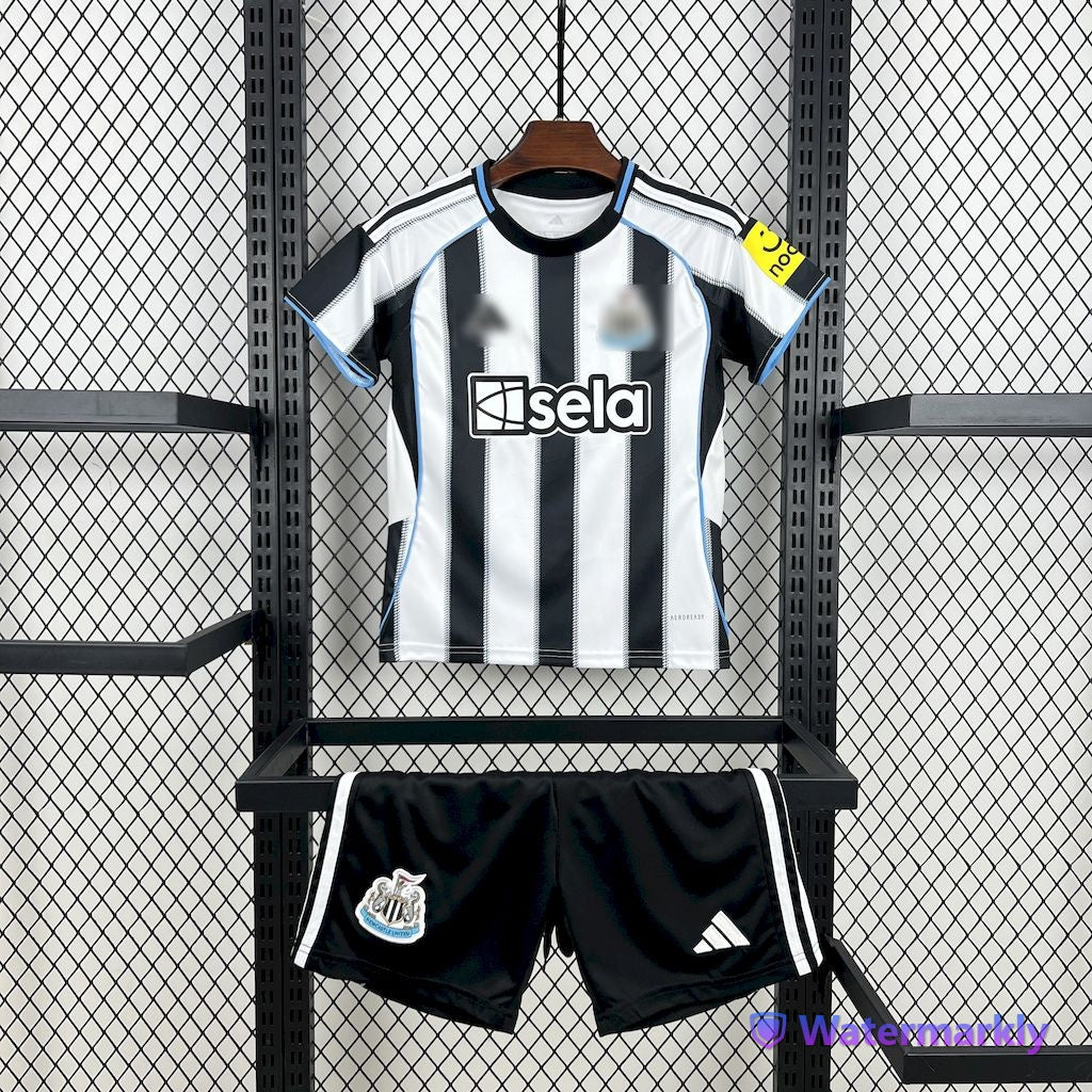 Conjunto niño/a Newcastle 25/26 LOCAL
