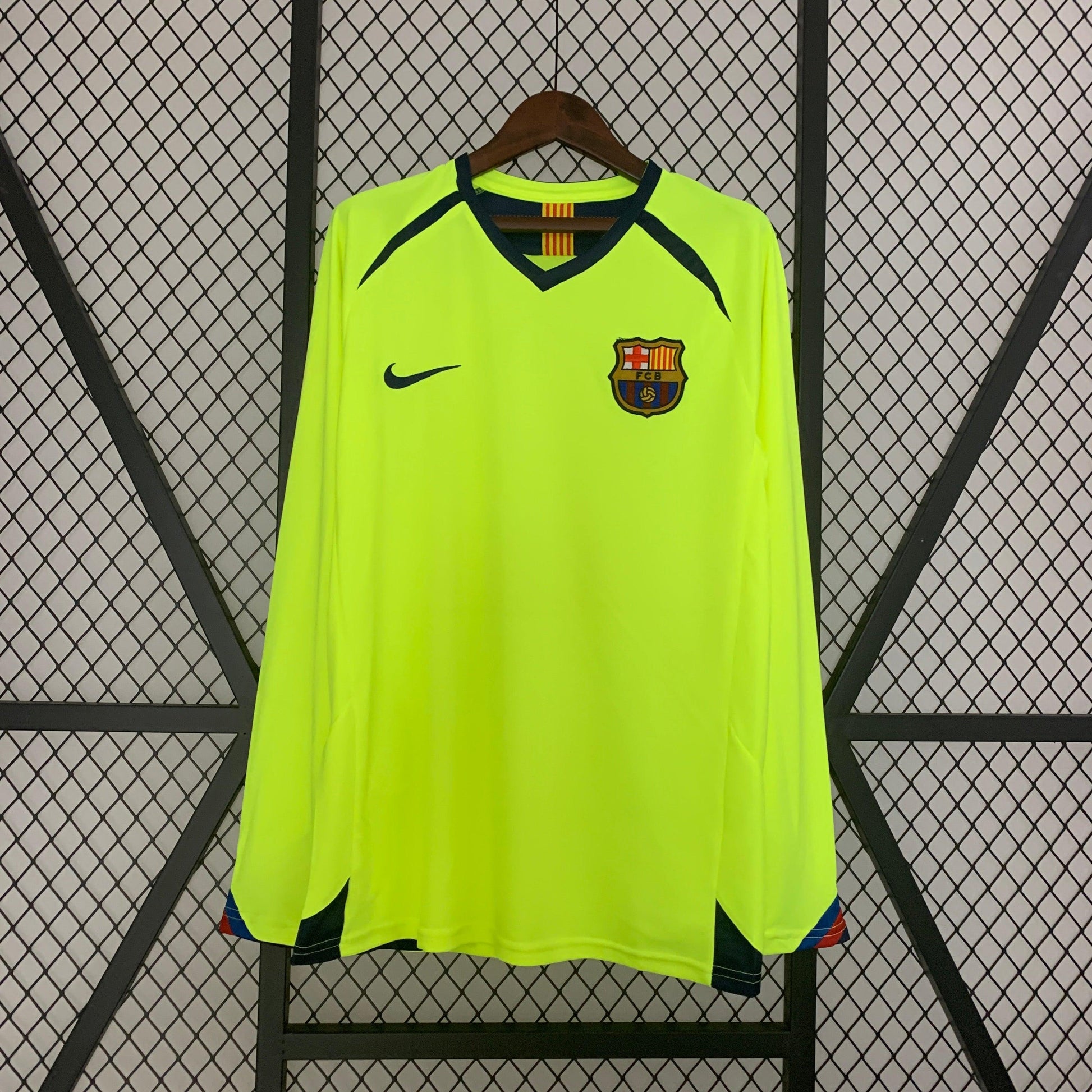 Camiseta retro Barcelona 05/06 VISITANTE Manga Larga - KingoalESP