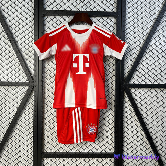 Conjunto niño/a Bayern Munich 25/26 LOCAL