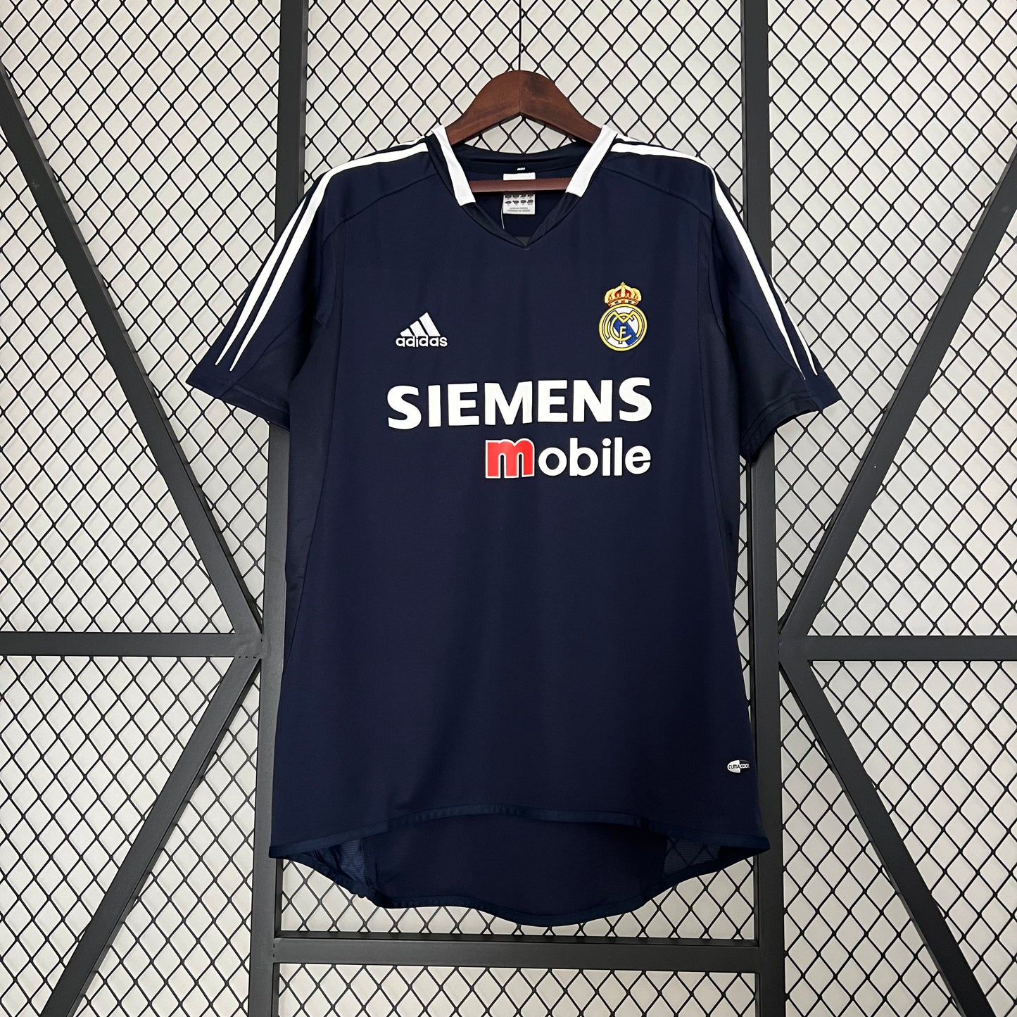 Camiseta retro Real Madrid 04/05 VISITANTE